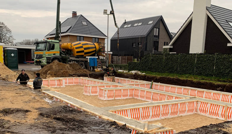 Bouw gestart voor de woning van de familie Olde Meule op het Spikkert te Weerselo!