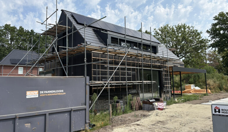 Weer wat nieuwe foto's van de bouw op Het Leuriks kavel 33!