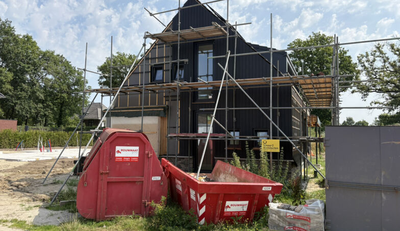 Weer wat nieuwe foto's van de bouw op Het Leuriks kavel 33!