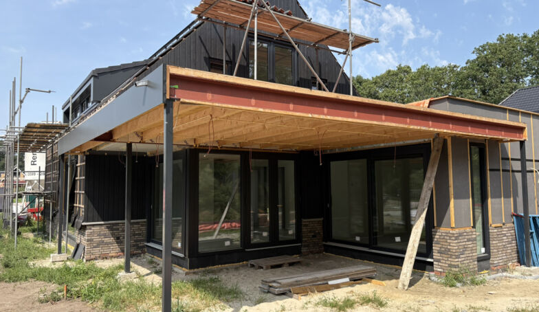 Weer wat nieuwe foto's van de bouw op Het Leuriks kavel 33!