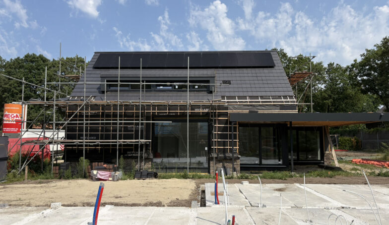 Weer wat nieuwe foto's van de bouw op Het Leuriks kavel 33!