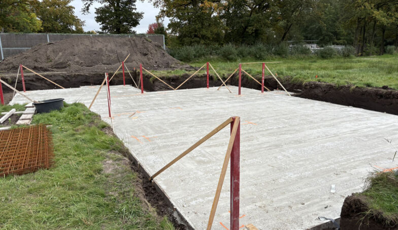 De bouw is gestart voor de vrijstaande woning op Het Leuriks 33!